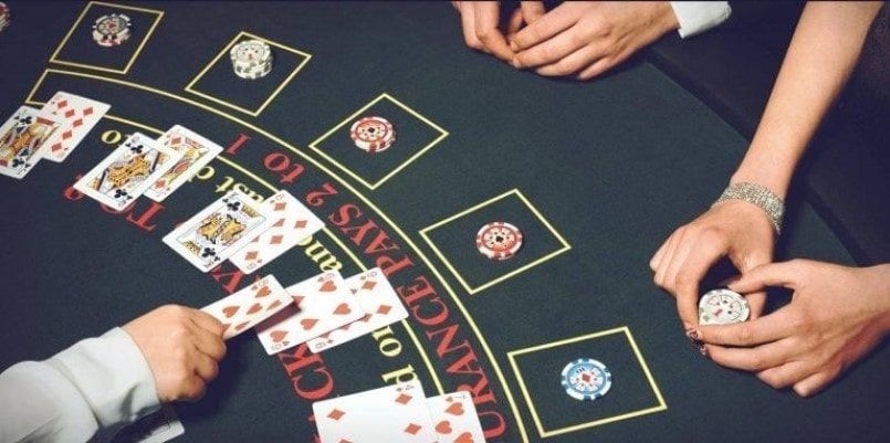 Người chơi có thể đặt nhiều cửa cược một lúc khi tham gia Blackjack